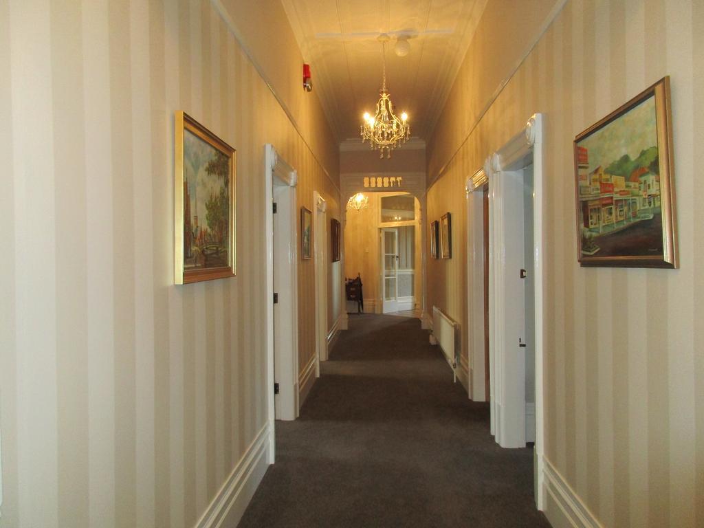 Valmai House Cambridge Motel Exterior photo