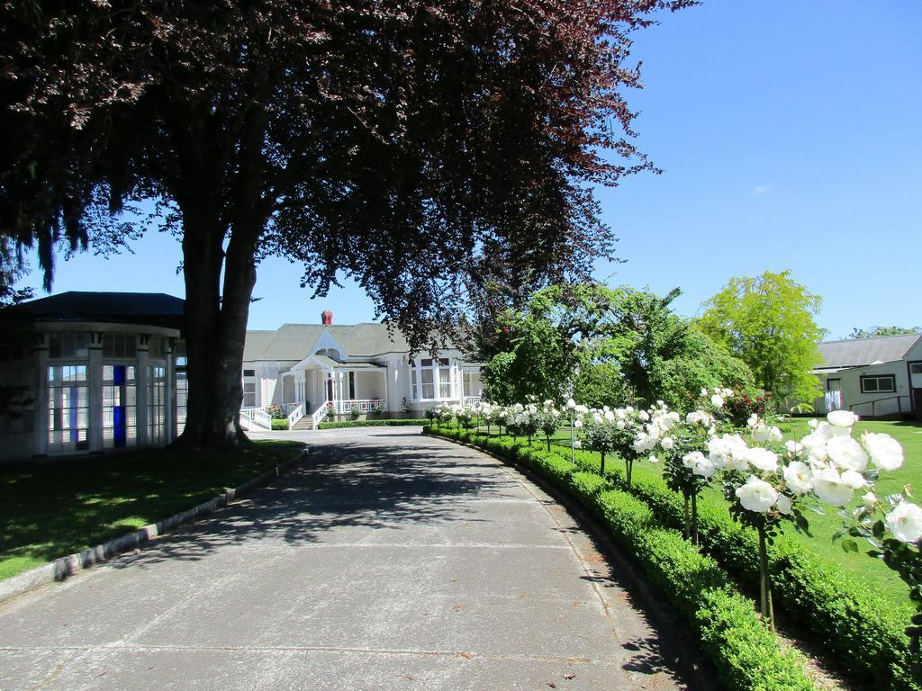 Valmai House Cambridge Motel Exterior photo